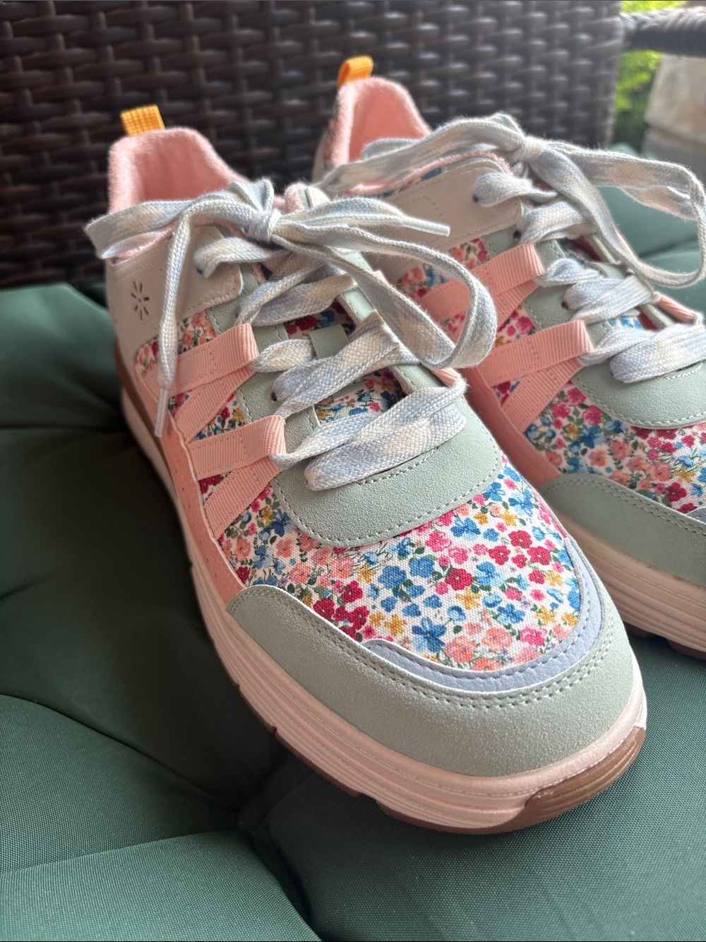 Blowfish Malibu Women’s Pink Floral Lace-Up Sneakers - Picture 3 of 11